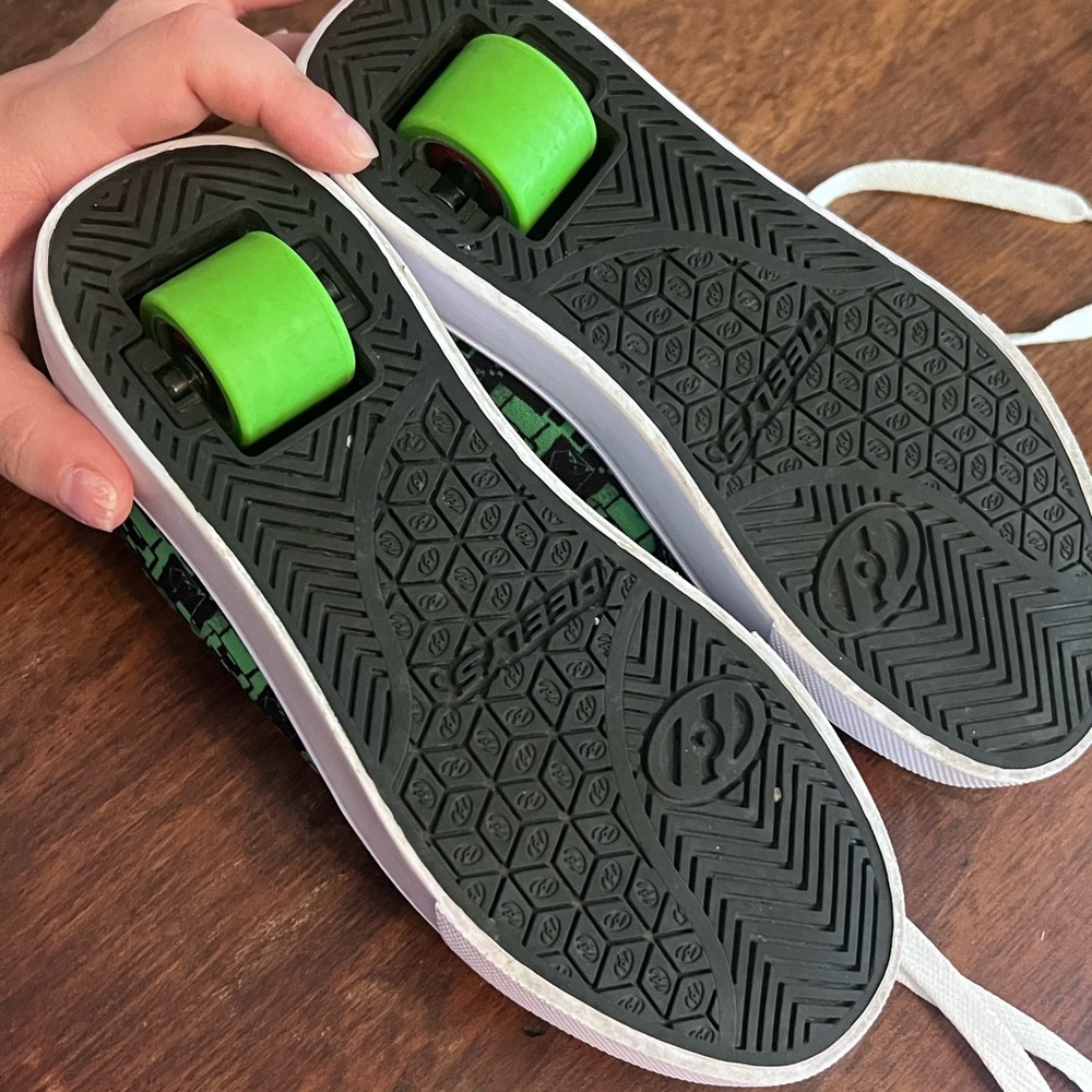 Heelys Black and Green Kids Sneakers - Picture 3 of 4